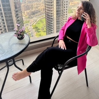 Egresados UNIACC: Yanet González Ricardo desde Emiratos Árabes Unidos
